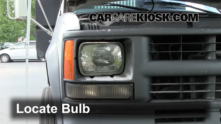 2000 Chevrolet K3500 6.5L V8 Turbo Diesel Cab and Chassis Éclairage Feux de route (remplacer l'ampoule)